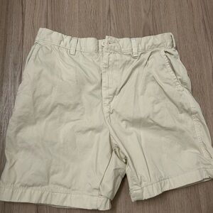 Uniqlo Men’s Off White Chino Shorts (7”)